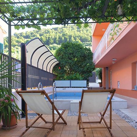 Poolside Paradise - A Hidden Gem In Spalato Esterno foto