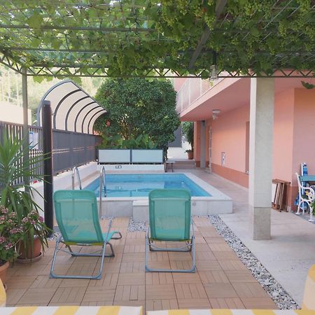 Poolside Paradise - A Hidden Gem In Spalato Esterno foto