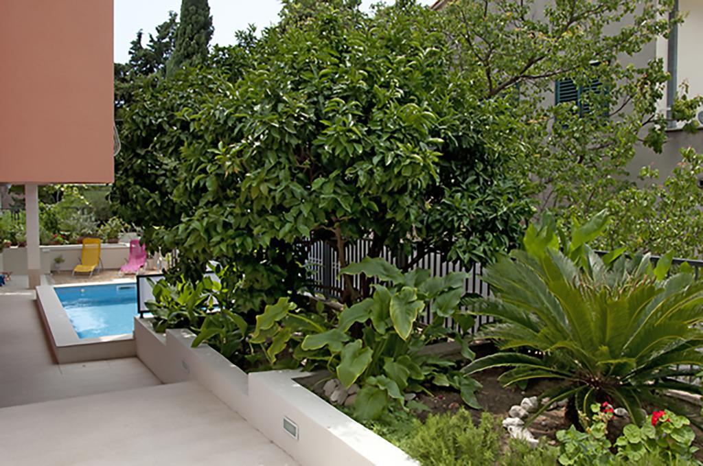 Poolside Paradise - A Hidden Gem In Spalato Esterno foto