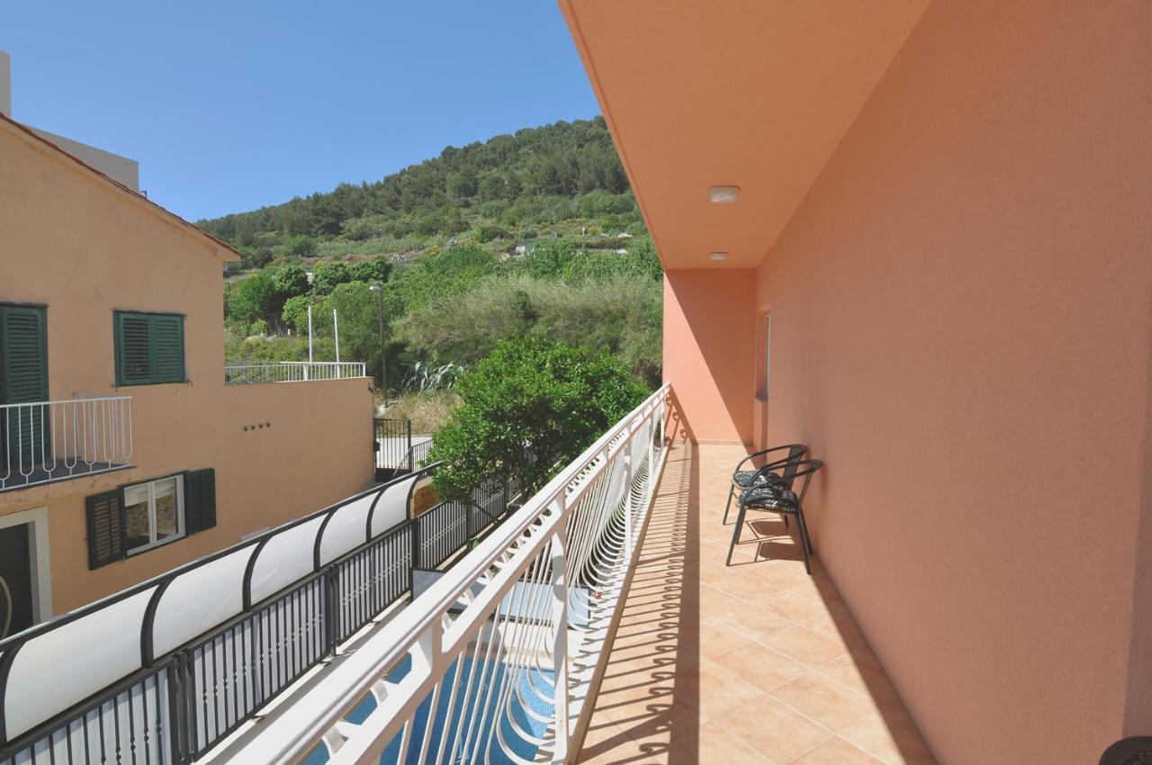 Poolside Paradise - A Hidden Gem In Spalato Esterno foto